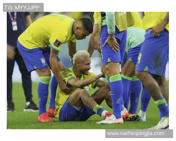 梅西足球明星独特纹身艺术展示及其背后的故事解析